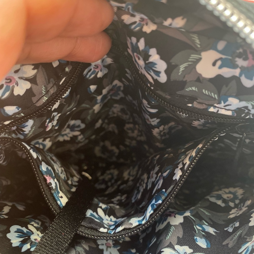 Vera Bradley cross body bag.